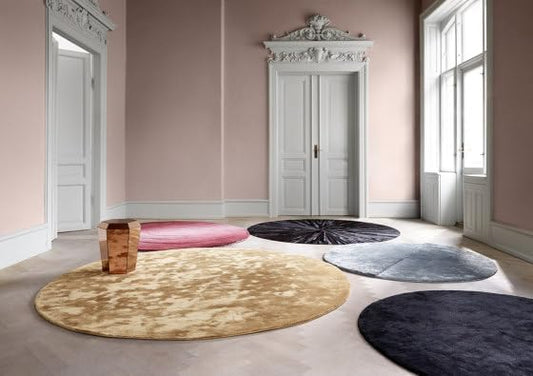 Faux Cowhide Round Area Rug | Non-Slip Leather Floor Carpet for Living Room, Bedroom, and Home Décor | Modern Stylish Accent Rug(Black_3x3)
