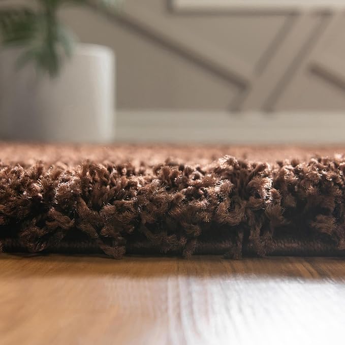 Unique Loom Solid Shag Collection Area Rug (5' 3" Round, Chocolate Brown)
