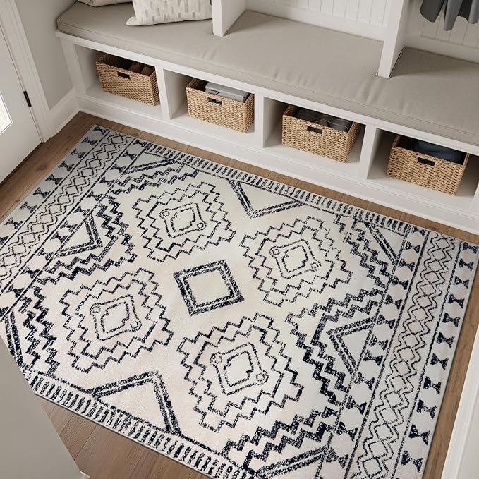 Rugshop Cream and Black Southwestern Tribal Area Rug – Boho Geometric Diamond Pattern Carpet for Living Room, Bedroom, or Entryway – Soft Modern Rustic Floor Décor 5' x 7' Cream