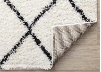 Soft Grey and White Lattice Carpet for Bedroom, 5x7 Washable Modern Rug for Living Room or a Versatile Accent to Refresh Any Room Décor