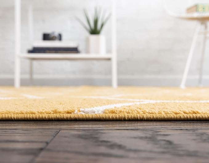 Rugs.com Lattice Frieze Collection Rug – 5' x 8' Oval Yellow Medium Rug Perfect for Living Rooms, Large Dining Rooms, Open Floorplans