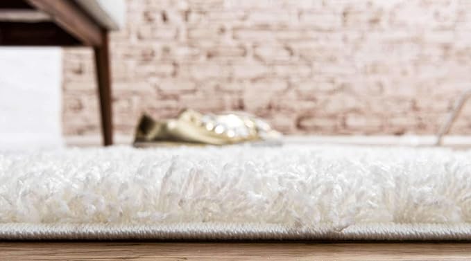 Unique Loom Solid Shag Collection Area Rug (2' 6" x 16' 5" Runner, Snow White)