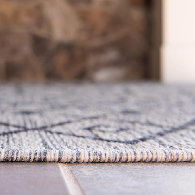 Unique Loom Outdoor Trellis Collection Area Rug - Tribal Trellis (3' 3" x 5' 3" Rectangle, Gray/ Black)
