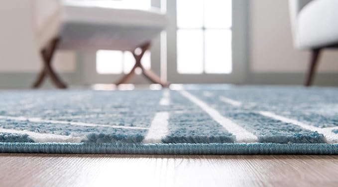 Rugs.com Lattice Trellis Collection Rug – 5 Ft Round Blue Low-Pile Rug Perfect for Kitchens, Dining Rooms