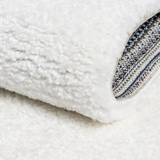 Unique Loom Solo Collection Area Rug - Calabasas (5' 3" Round, Snow White)