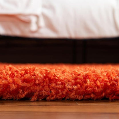 Unique Loom Solid Shag Collection Area Rug (7' 1" Round, Tiger Orange)