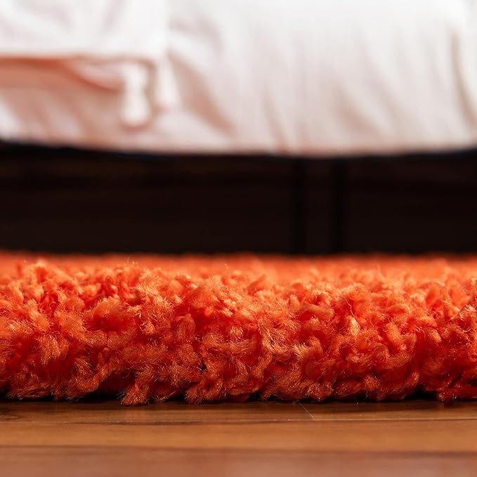 Unique Loom Solid Shag Collection Area Rug (4' 1" Round, Tiger Orange)
