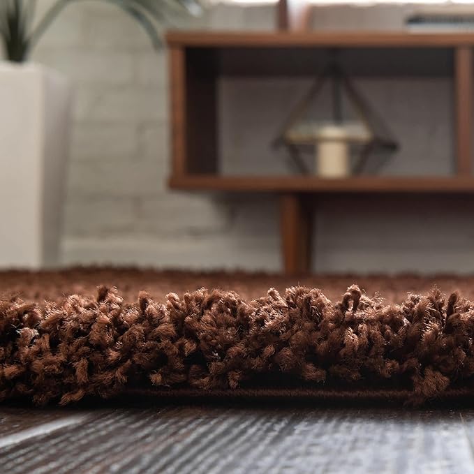 Unique Loom Solid Shag Collection Area Rug (5' 1" x 8' Oval, Chocolate Brown)