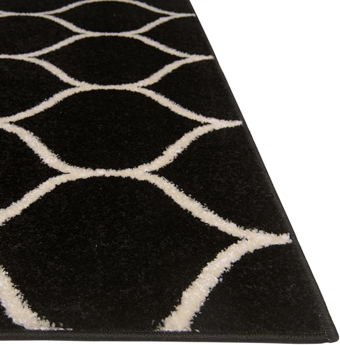 Rugs.com Lattice Frieze Collection Rug – 3' 3 x 5' 3 Black Medium Rug Perfect for Living Rooms, Large Dining Rooms, Open Floorplans
