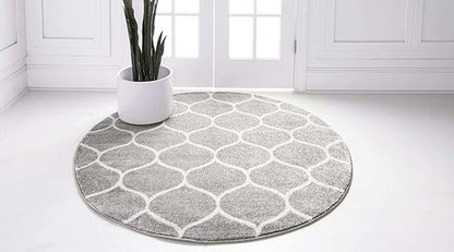 Rugs.com Lattice Frieze Collection Rug – 5' Round Light Gray Medium Rug Perfect for Kitchens, Dining Rooms