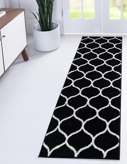 Rugs.com Lattice Frieze Collection Rug – 2' x 6' Runner Black Medium Rug Perfect for Living Rooms, Large Dining Rooms, Open Floorplans