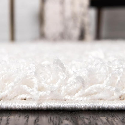 Unique Loom Solid Shag Collection Area Rug (4' Octagon, Snow White)