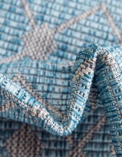 Unique Loom Outdoor Trellis Collection Area Rug - Tribal Trellis (5' 3" x 8' Oval, Aqua/ Ivory)
