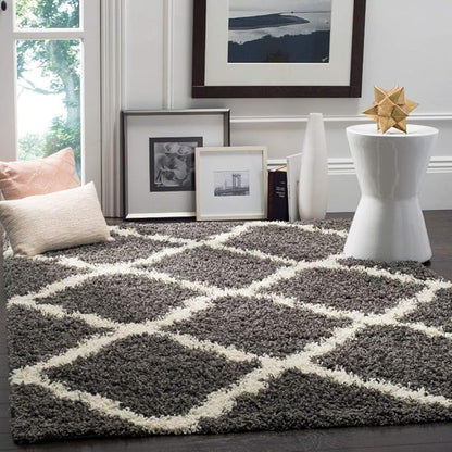 SAFAVIEH Dallas Shag Collection Area Rug - 4' Square, Dark Grey & Ivory, Trellis Design, Non-Shedding & Easy Care, 1.5-inch Thick Ideal for High Traffic Areas in Living Room, Bedroom (SGD257A)