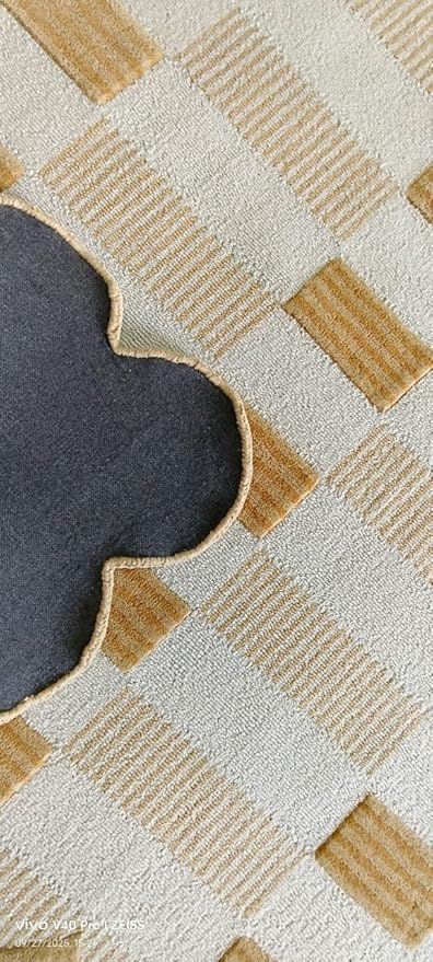 Hand-Tufted Wool Area Rug with Scalloped Edges, Beige and Green Plaid Pattern, Cozy and Soft Accent Rug for Living Room, Bedroom, and Nursery, Handmade Decorative Rug
