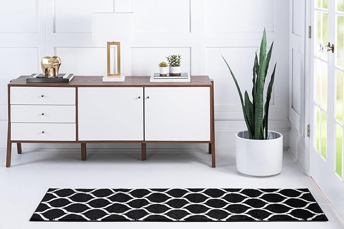 Rugs.com Lattice Frieze Collection Rug – 2' x 13' Runner Black Medium Rug Perfect for Living Rooms, Large Dining Rooms, Open Floorplans