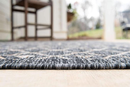 Unique Loom Outdoor Trellis Collection Area Rug - Tribal Trellis (8' x 11' 4" Rectangle, Charcoal Gray/ Natural)
