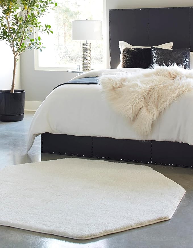 Unique Loom Solo Collection Area Rug - Calabasas (7' 10" Octagon, Snow White)