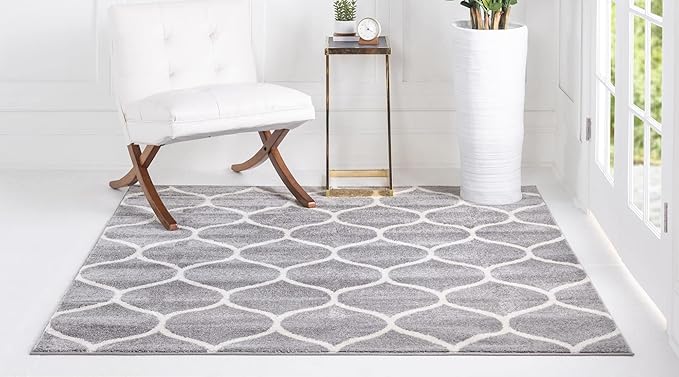 Rugs.com Lattice Frieze Collection Rug – 5' Square Light Gray Medium Rug Perfect for Living Rooms, Kitchens, Entryways