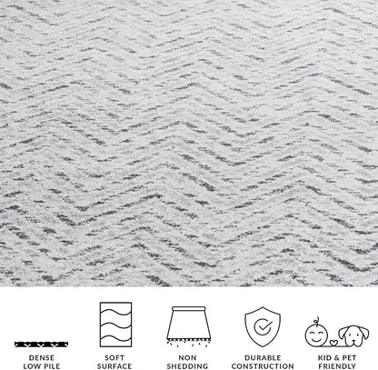 SAFAVIEH Adirondack Collection Runner Rug - 2'6" x 18', Ivory & Charcoal, Chevron Design, Non-Shedding & Easy Care, Ideal for High Traffic Areas in Living Room, Bedroom (ADR104N)