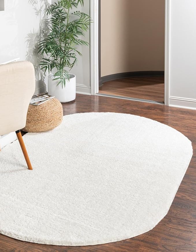 Unique Loom Solo Collection Area Rug - Calabasas (7' 10" x 10' Oval, Snow White)
