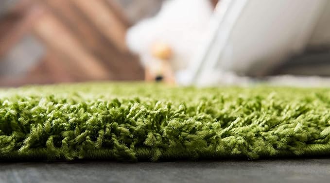 Unique Loom Solid Shag Collection Area Rug (4' 1" x 6' 1" Rectangle, Grass Green)