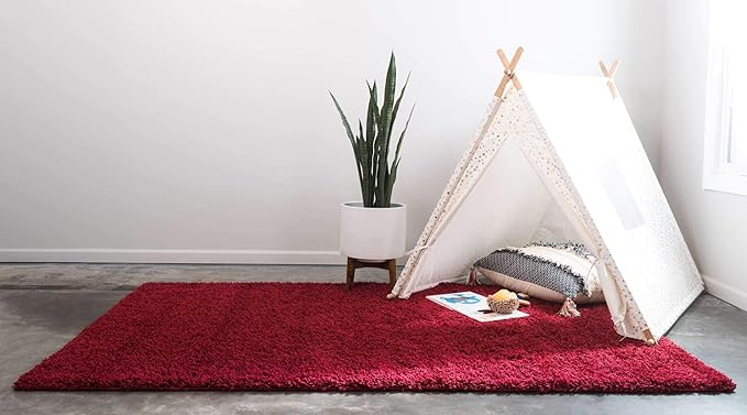 Unique Loom Solid Shag Collection Area Rug (5' 1" x 8' Rectangle Cherry Red)
