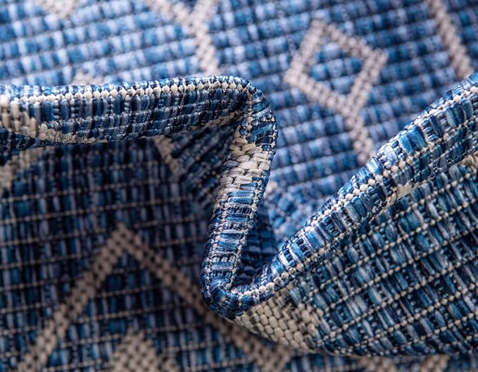 Unique Loom Outdoor Trellis Collection Area Rug - Tribal Trellis (5' 1" Round, Blue/ Ivory)