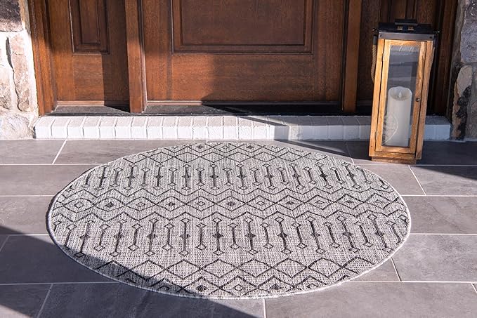 Unique Loom Outdoor Trellis Collection Area Rug - Tribal Trellis (3' 3" Round, Gray/ Black)