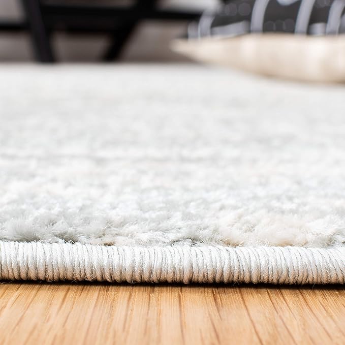 SAFAVIEH Area Rug 3x5 - Tulum Collection - Light Grey & Ivory, Moroccan Boho Tribal Design, Non-Shedding & Easy to Clean, Ideal for Entryway, Foyer, Accent Space, Bedroom (TUL272F)