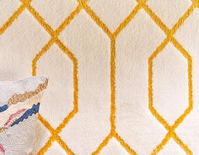 Unique Loom Marilyn Monroe Glam Collection Area Rug - Trellis (5' 3' x 8' Rectangle, White Gold/ Gold)