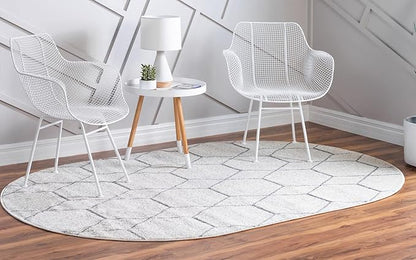 Unique Loom Trellis Frieze Collection Area Rug - Geometric (4' x 6' Oval, Ivory/ Gray)