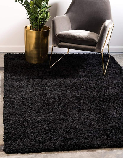 Unique Loom Solid Shag Collection Area Rug (4' 1" x 6' 1" Rectangle, Jet Black)