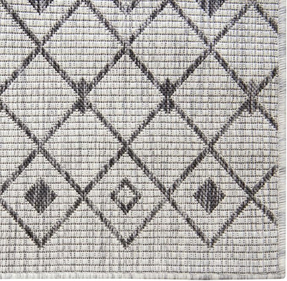 Unique Loom Outdoor Trellis Collection Area Rug - Tribal Trellis (7' 10" Square, Gray/ Black)