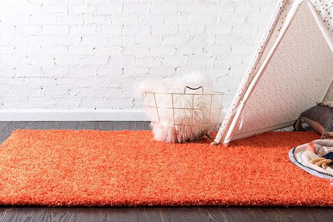 Unique Loom Solid Shag Collection Area Rug (5' 3" x 8' Rectangle, Tiger Orange)