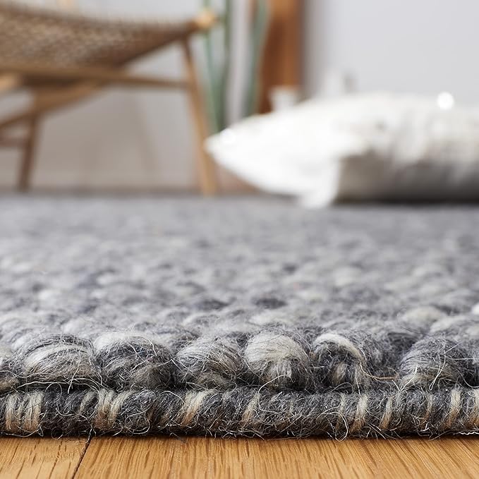 SAFAVIEH Area Rug 5x8 - Natura Collection - Dark Grey, Handmade Wool Blend, Textured Design, Ideal for Living Room, Bedroom, Dining Space (NAT620H)