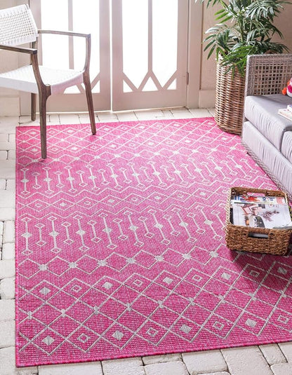 Unique Loom Outdoor Trellis Collection Area Rug - Tribal Trellis (5' 1" x 8' Rectangle, Fuschia/ Gray)