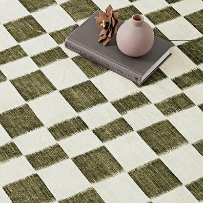 EVERGRACE Checkered Plaid Area Rug 8x10, Soft Fuzzy Faux Wool Rugs Washable Christmas Rugs Large Rug Carpet for Entryway Bedroom Living Room Hallway Kitchen Dining Room and Laundry Room, Olive Green