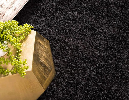 Unique Loom Solid Shag Collection Area Rug (3' 3" x 5' 3" Rectangle, Jet Black)