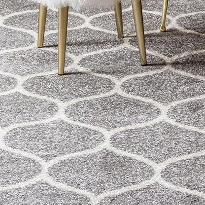 Rugs.com Lattice Frieze Collection Rug – 4' x 6' Light Gray Medium Rug Perfect for Living Rooms, Large Dining Rooms, Open Floorplans