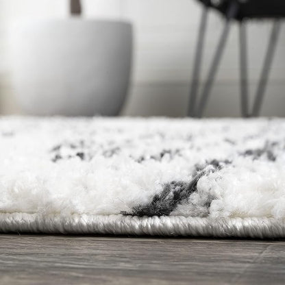 JONATHAN Y Elm Diamond Stripe Shag White/Gray Runner Rug, 2x8, Geometric, Bohemian, Contemporary, Easy-Cleaning for Living Room, Bedroom, Kitchen, Pet Friendly, Non-Shedding (MOH408A-28)