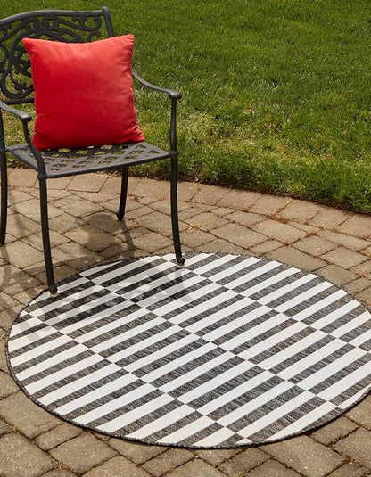Unique Loom Outdoor Striped Collection Area Rug - Striped (10' 8" Round, Charcoal/Ivory)