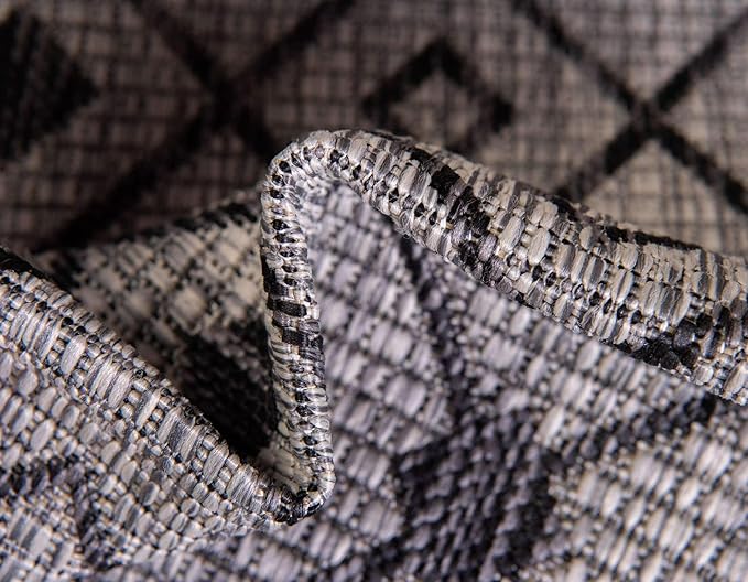 Unique Loom Outdoor Trellis Collection Area Rug - Tribal Trellis (7' 1" x 10' Rectangle, Gray/ Black)