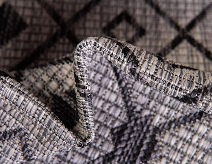 Unique Loom Outdoor Trellis Collection Area Rug - Tribal Trellis (7' 1" x 10' Rectangle, Gray/ Black)