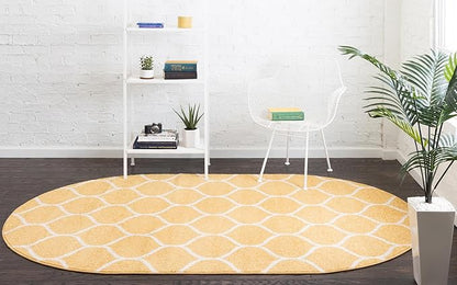 Rugs.com Lattice Frieze Collection Rug – 5' x 8' Oval Yellow Medium Rug Perfect for Living Rooms, Large Dining Rooms, Open Floorplans