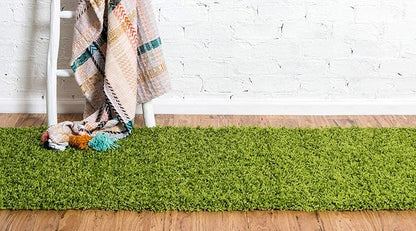 Unique Loom Solid Shag Collection Area Rug (2' x 6' 5" Runner, Grass Green)