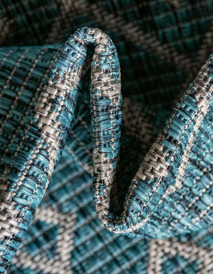Unique Loom Outdoor Trellis Collection Area Rug - Tribal Trellis (7' 10" x 10' Oval, Teal/ Ivory)