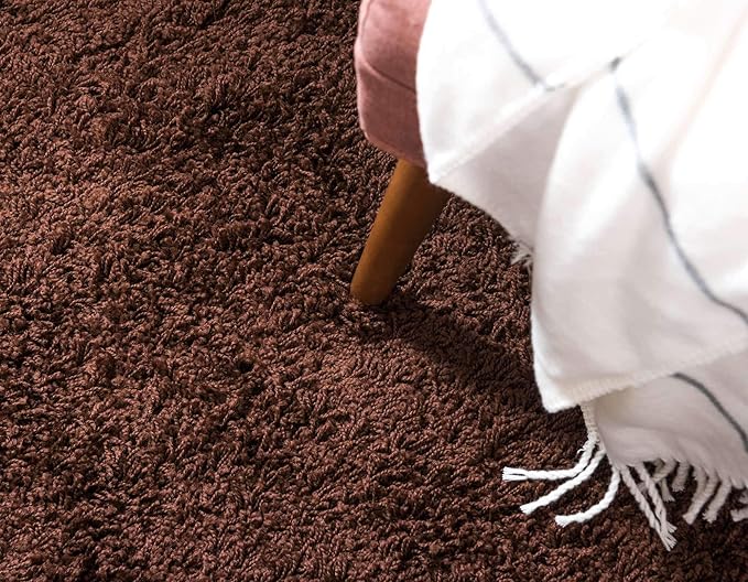 Unique Loom Solid Shag Collection Area Rug (6' 1" x 9' Rectangle, Chocolate Brown)