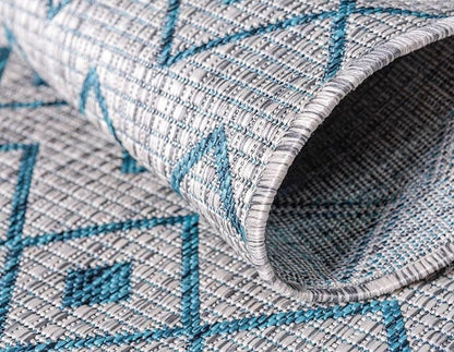 Unique Loom Outdoor Trellis Collection Area Rug - Tribal Trellis (6' 1" x 9' Rectangle, Light Blue/ Ivory)