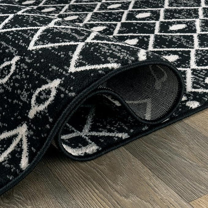 Rugshop Boho Black and White Tribal Area Rug – Geometric Diamond and Stripe Pattern Carpet for Living Room, Bedroom, or Entryway – Soft Modern Bohemian Floor Décor 5' x 7' Black